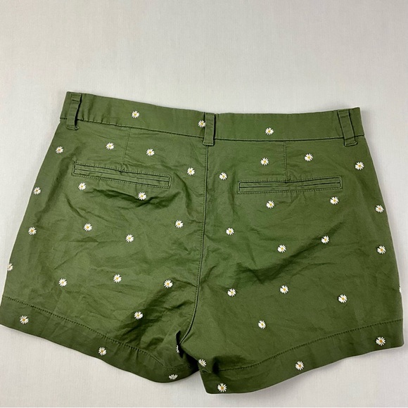 Old Navy Shorts Green daisy flower print Size 10 - Picture 2 of 10